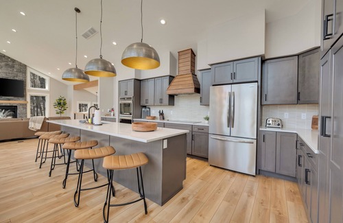 Lake Harmony Estates House | Lake Harmony Access - 8min to Ski, Arcade, Firepit, Outdoor Griddle, Swim/Beach