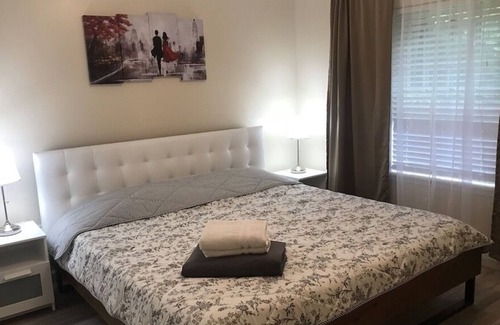 Blakeslee Villa | Lake Harmony spacious, 6 br private pool, hot tub, sauna, play sat, game room