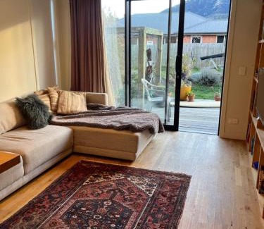 Lake Hawea House | Lake Hawea Little Maude Snug