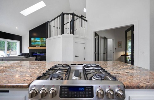 Hayden Lake House | Lake, Hot Tub, Golf Retreat