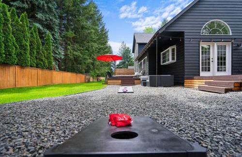 Hayden Lake House | Lake, Hot Tub, Golf Retreat