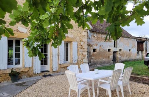 Maurens House | Lake House 10 mins from Bergerac