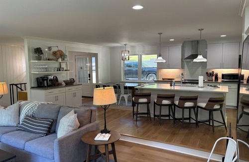 Florence House | Lake House Newly Renovated on Indian River Slough/Wilson Lake