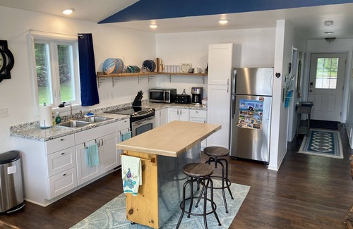 South Branch House | Lake House on Jose Lake