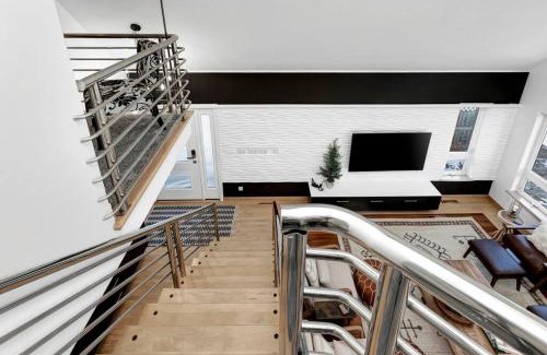 Little Suamico Villa | Lake House Retreat on the Bay!