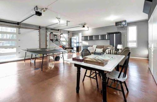 Little Suamico Villa | Lake House Retreat on the Bay!