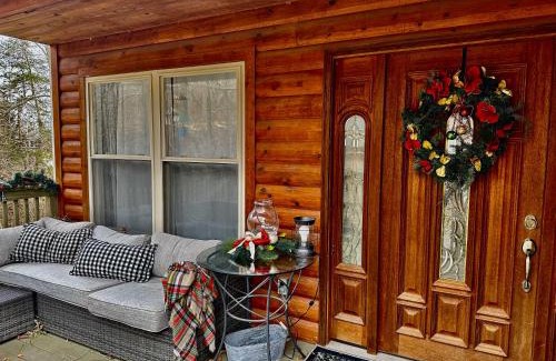 Putnam House | Lake House with private beach