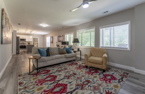 Dawsonville House | Lake Lanier Hideaway: Modern Private Retreat with Stunning views.
