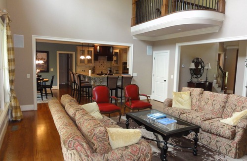 Dawsonville House | Lake Lanier Retreat - Spend 2025 on the Lake! Summer Available Now!