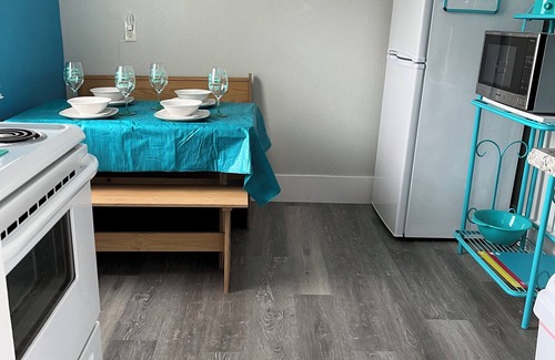 Geneva-on-the-Lake Apartment | Lake Life 1BD at heart of GOTL. Bright & Airy and right off the strip.