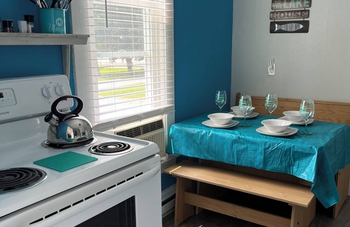 Geneva-on-the-Lake Apartment | Lake Life 1BD at heart of GOTL. Bright & Airy and right off the strip.