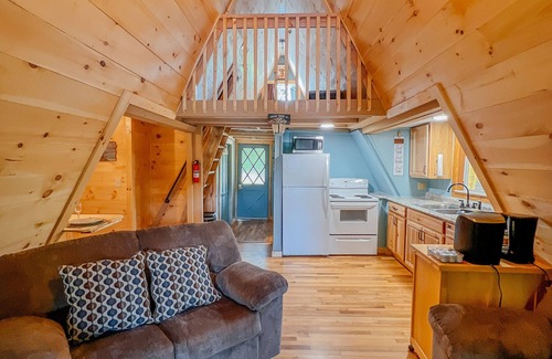 Rockbridge Cabin | Lake Life A-Frame (Hocking Hills Area)