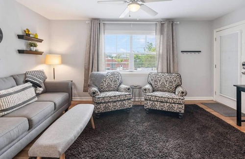 Acworth Apartment | Lake Life B - 2 Bdrm Sleeps 4 | 5 Min Walk to Beach & Dwntwn Acworth | 10 Min to Lake Point Sports