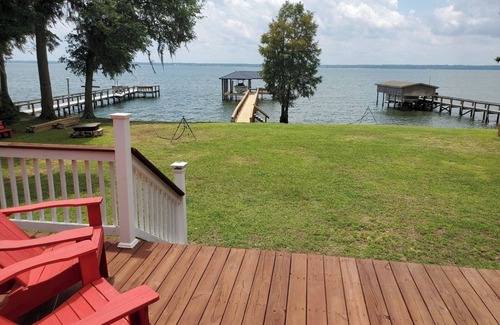 Summerton House | Lake life paradise! Spacious 5 bedroom lakefront with new covered dock