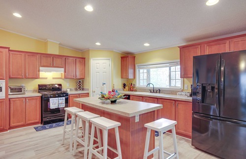 Oakhurst House | Lake Livingston Home w/Dock & Deck!