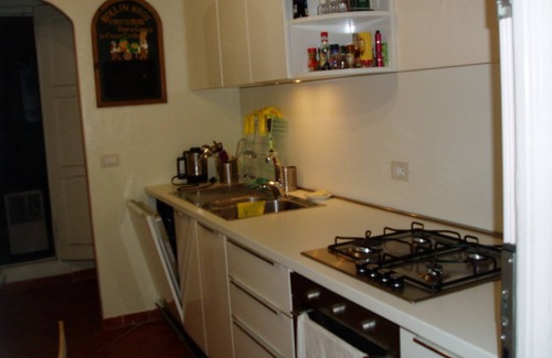 Cannobio Apartment | Lake Maggiore - Cannobio- IT- Appartem. for 5 pers. - private beach & superb view