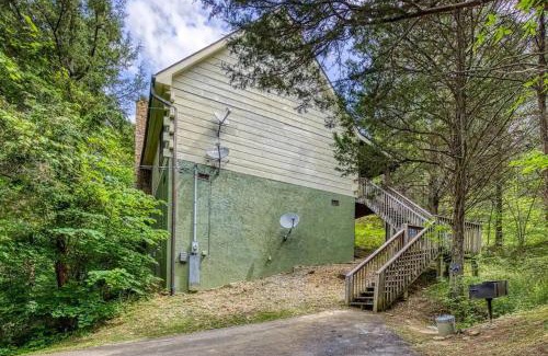 Sevierville House | Lake Mountain Cabin Wpool, Game Room, Hot Tub