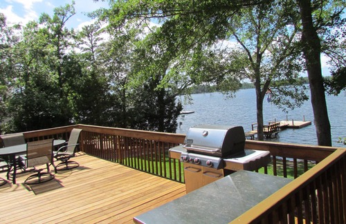 Lake Murray of Richland Cottage | Lake Murray Island Cottage In Fantastic Location. Private Boat Ramp.