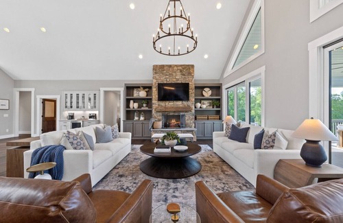 Buckhead House | Lake Oconee Pool Table 7 King Suites Kayaks SUPs
