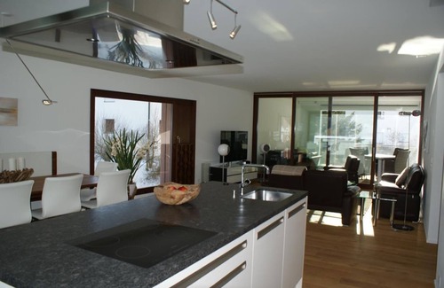 Davos-Dorf Apartment | Lake promenade directly on Lake Davos