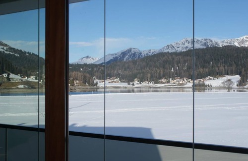 Davos-Dorf Apartment | Lake promenade directly on Lake Davos