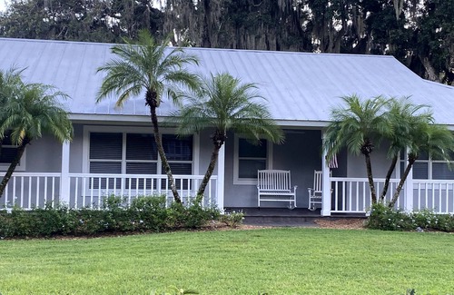 Sebring House | Lake Retreat in Downtown Sebring 2/1 house with lake access on a secluded street