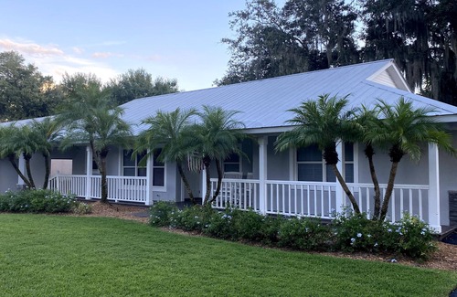 Sebring House | Lake Retreat in Downtown Sebring 2/1 house with lake access on a secluded street