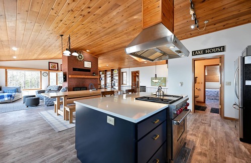 Herbster House | Lake Superior Direct Lakefront! Now Booking Off-season Dates and 2026!