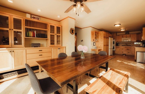 Grand Marais Cabin | Lake Superior Views, Outdoor Pizza Oven, Big Deck, Spacious, Patio Dome