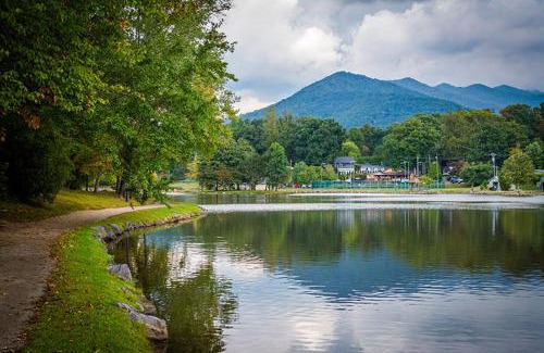 Black Mountain House | Lake Tomahawk Retreat