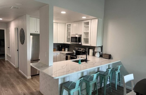 Point Venture House | Lake Travis townhome-Pool-Marina-Boat ramp-Golf