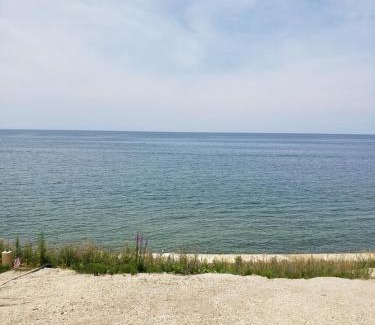 Ashtabula House | Lake View Cottage on Lake Erie