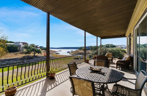 Highland Lake Estates House | Lake view Home with Billiards, Arcade, Theater, Ping Pong, Hot tub and more.