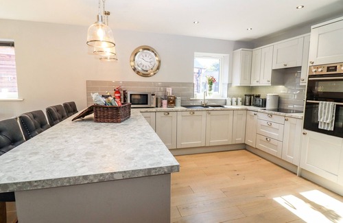 Thorpe On The Hill Cottage | Lake View Lodge