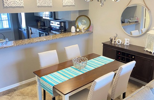 Bonita Shores Condo | *LAKE VIEW* Serene Getaway-5min to ocean. Bonita Springs/Naples.