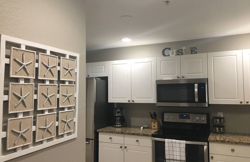 Bonita Shores Condo | *LAKE VIEW* Serene Getaway-5min to ocean. Bonita Springs/Naples.