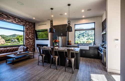 Thousand Oaks House | Lake Views & Luxury Loft Living @ Lake Sherwood