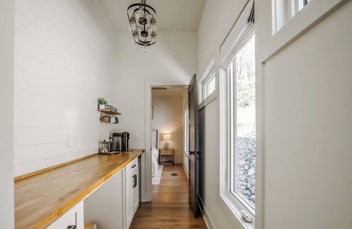 Smithville House | Lake Views Modern Center Hill Home w/Lake Trail