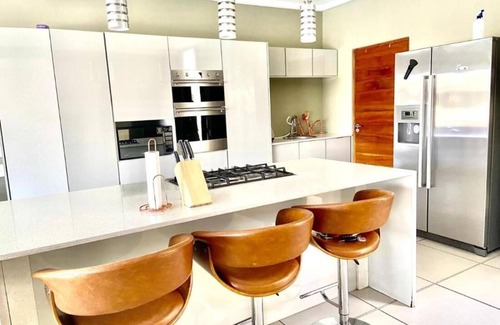 Hartbeespoort Villa | Lake Villa Hartebees