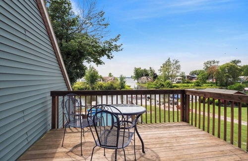 Enchanted Hills House | Lake Wawasee Retreat: private pool, hot tub & pier