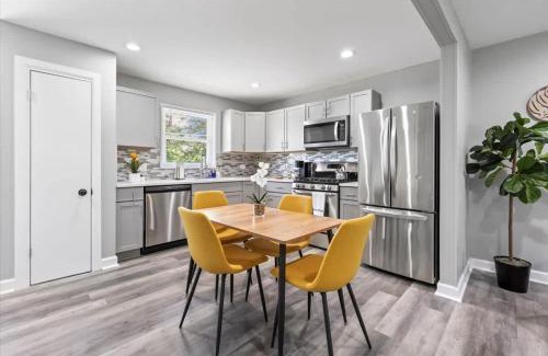 Lake Zurich House | Lake Zurich Home with fast Wi-Fi