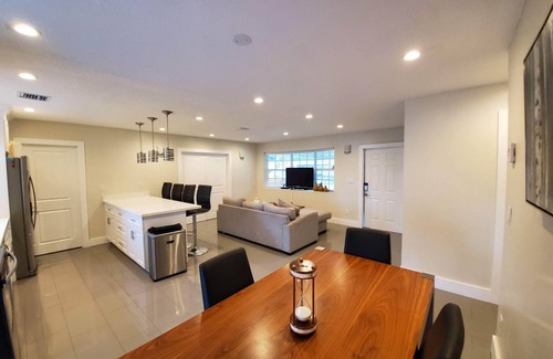 Davie House | Lakefront 3-Bedroom 2-Bath Vacation Home