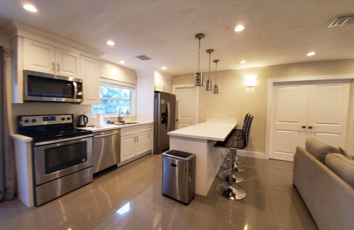 Davie House | Lakefront 3-Bedroom 2-Bath Vacation Home