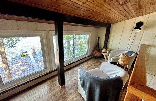 Lake City House | Lakefront 5BR/3BA. Dock, Kayaks, Hot Tub & Games!