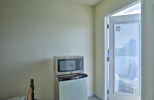 Riverview Apartment | Lakefront Apt with Peaceful Balcony and Lake Views!