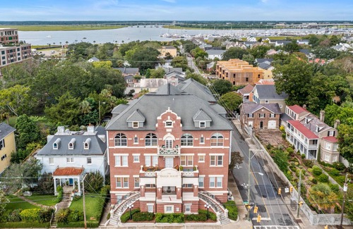 Harleston Village House | Lakefront balcony: walk to hospitals,food,history,luxe decor