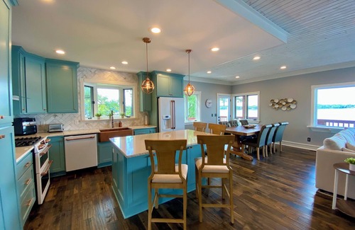 Buffalo Cabin | Lakefront + Beach + Sauna + Paddleboards + Canoe