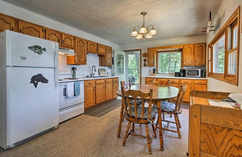 Brandon House | Lakefront Brandon Home with Fire Pit, Deck and Dock!