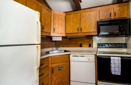 Seminole Cabin | ⛵️Lakefront Cabin 10min toBEACH/Dogs 🐶OK/Kayak/#410