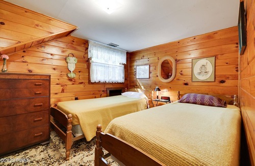 Sunny Point Cabin | Lakefront Cabin on Lake Wallenpaupack!